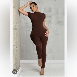 NEW Matte Basix Sculpt Short Sleeve Jumpsuit Size: SMALL color: BROWN